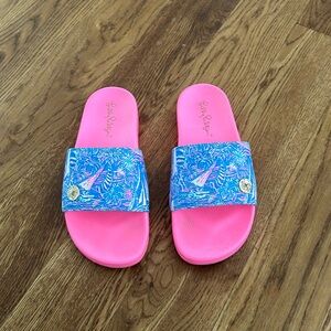 Lilly Pulitzer Cabana slides, size 8